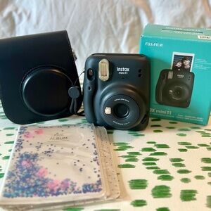 Fujifilm Instax Mini 11 Instant Camera - Black